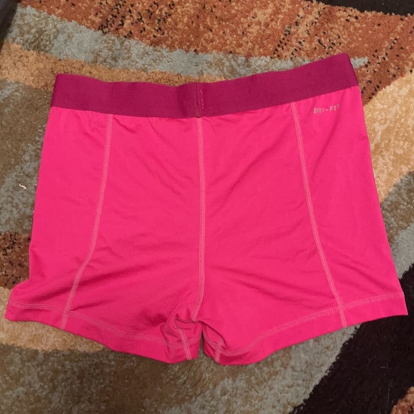 Nike Pros - Picture 3 of 3